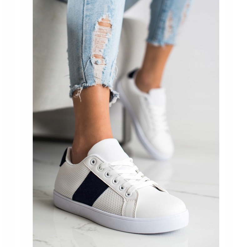 SHELOVET Baskets ajourées avec cuir écologique blanche 1