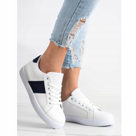 SHELOVET Baskets ajourées avec cuir écologique blanche 2