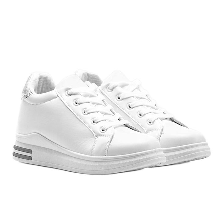 Les baskets blanches de Katherine 1 Les baskets blanches de Katherine 1