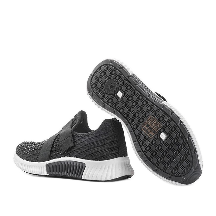 Chaussures de sport à enfiler Akira noires 1