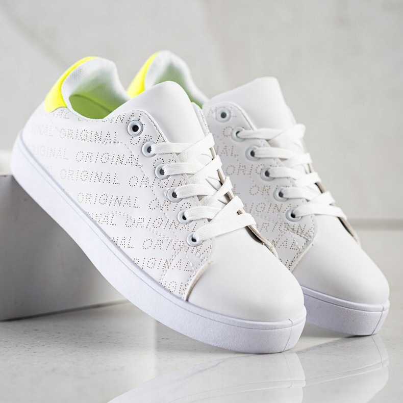 SHELOVET Baskets basses originales blanche 1