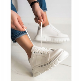 SHELOVET Baskets blanches sur la plate-forme 1