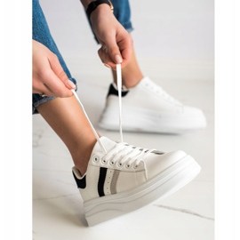 SHELOVET Baskets avec empiècements en daim blanche 3