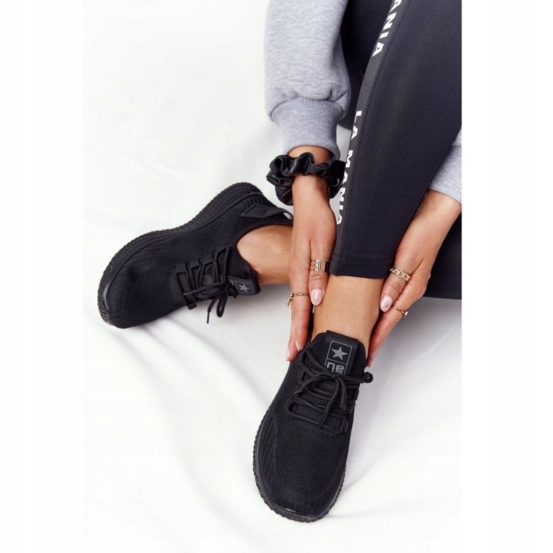 Chaussures de sport noires à enfiler pour femmes le noir 2 Chaussures de sport noires à enfiler pour femmes le noir 2