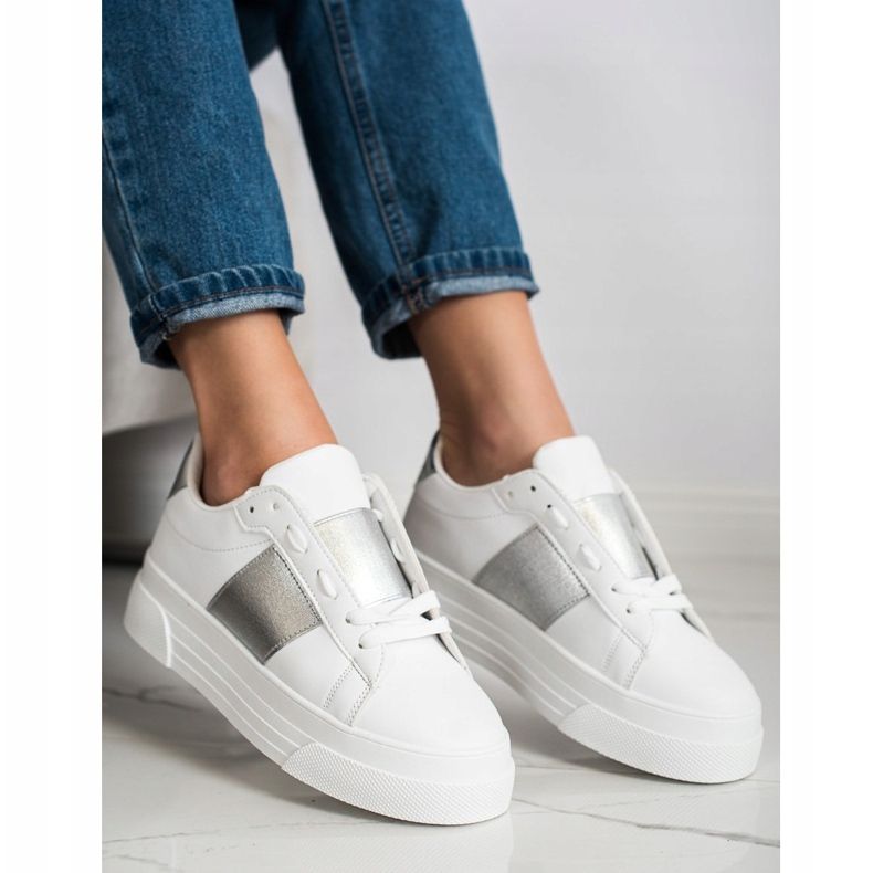 SHELOVET Baskets avec cuir écologique sur la plate-forme blanc 1