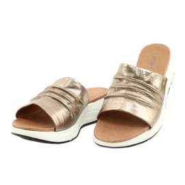 Caprice Chaussons Confortables pour Femme Taupe Métallisé 9-27203-26 341 brun d'or 2