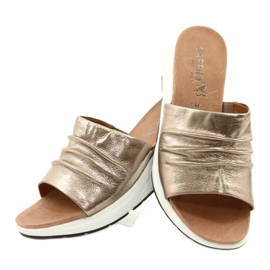 Caprice Chaussons Confortables pour Femme Taupe Métallisé 9-27203-26 341 brun d'or 4