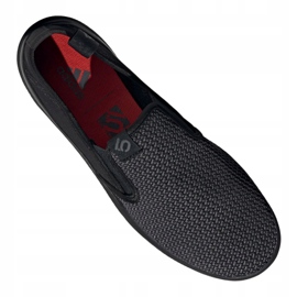 Chaussures Adidas Sleuth Slip-On M EE8941 le noir gris 1