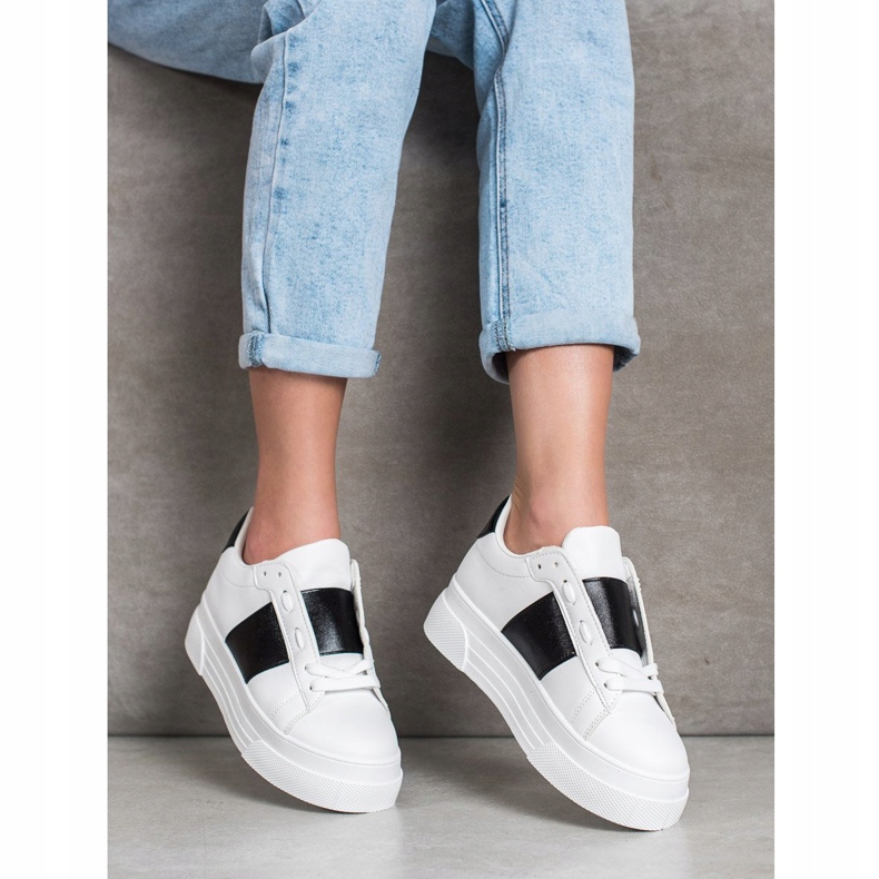 SHELOVET Baskets avec cuir écologique sur la plate-forme blanc 1