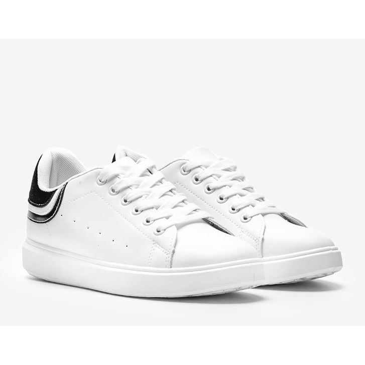 Baskets blanches femme Makaila noires 1