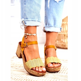 EVE Sandales jaunes Fobi pour femmes sur un talon haut beige 3