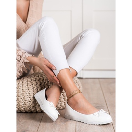 Diamantique Ballerines à la mode avec cuir écologique blanc 1