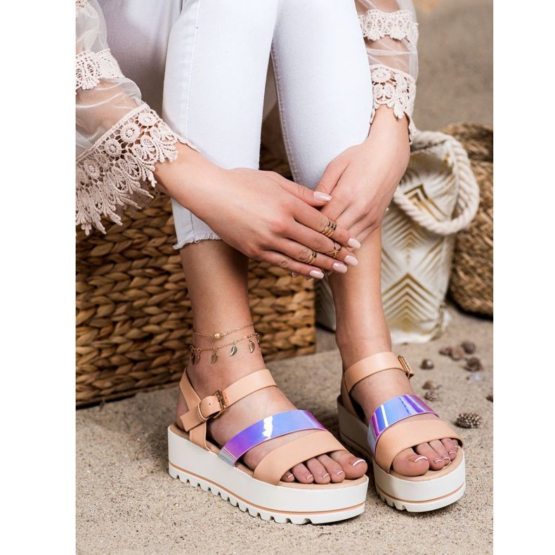 Weide Sandales sur la plate-forme avec effet Holo beige 2