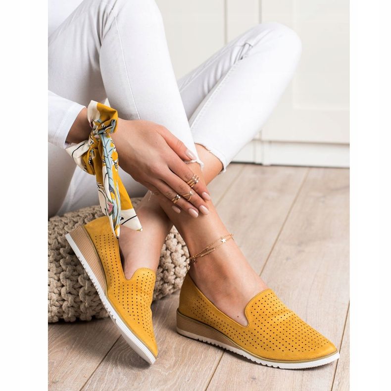 Goodin Seigneurs ajourés légers jaune 1