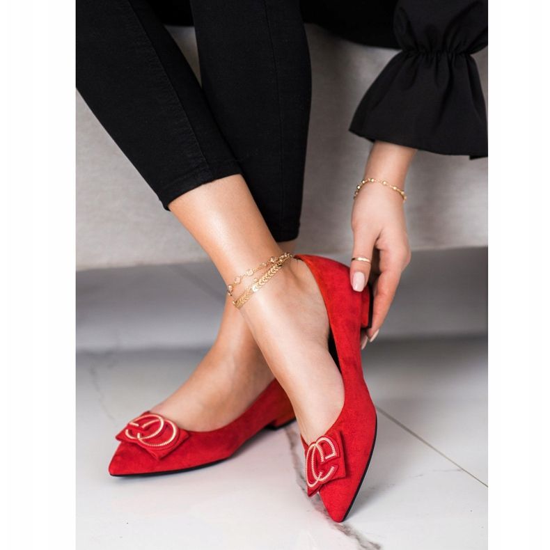 Fama Ballerine élégante avec ornement rouge 1