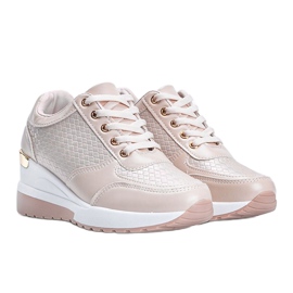 Baskets roses brillantes sur le coin Mara 1 Baskets roses brillantes sur le coin Mara 1