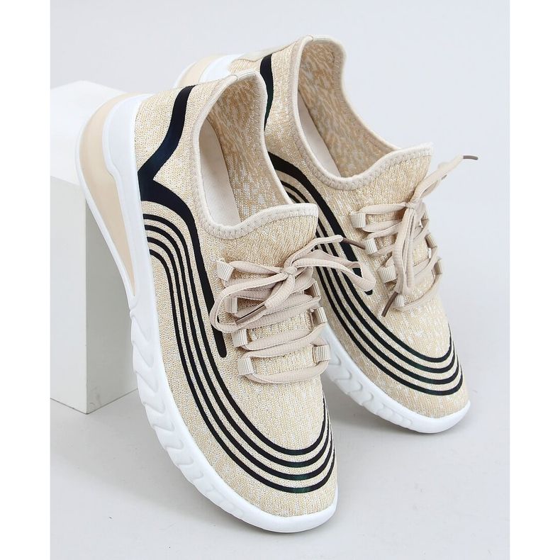 Chaussettes beiges 3436 Chaussures de sport beiges 1