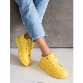 SHELOVET Baskets jaunes sur la plate-forme 1