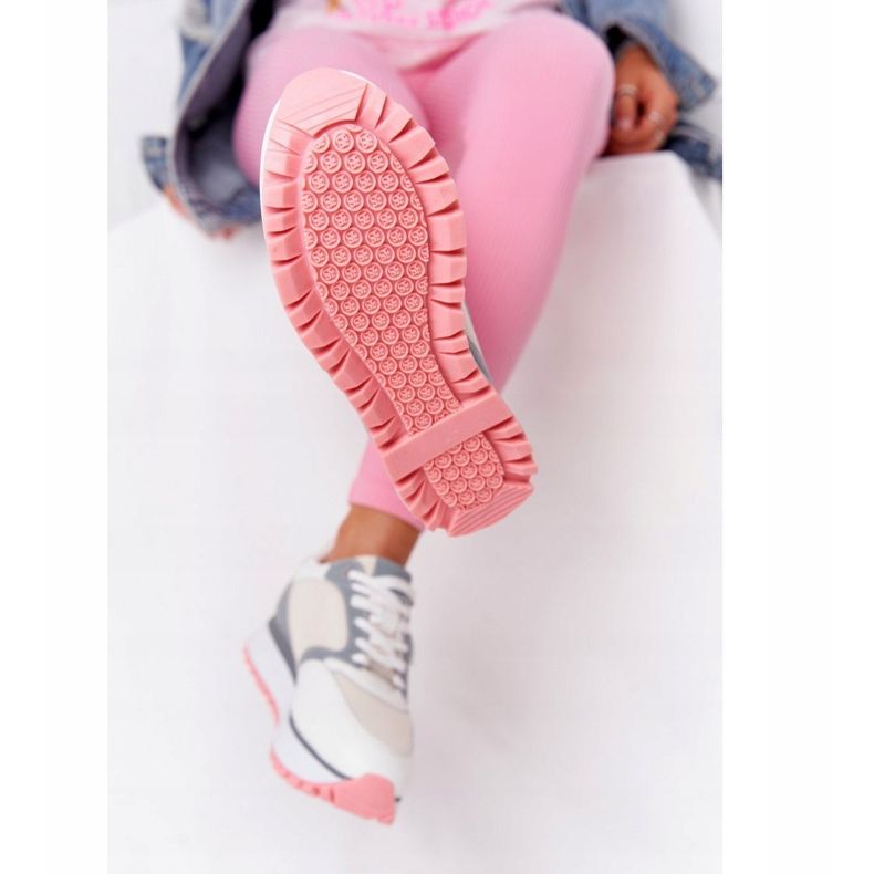 Chaussures de sport en cuir sur la plate-forme GOE HH2N4008 blanc multicolore 1