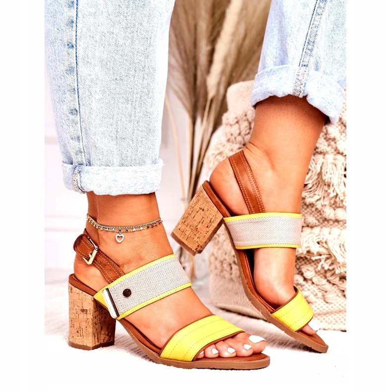 Jezzi Sandales féminines sur le Cork Post jaune 20SD35-1826 beige 2