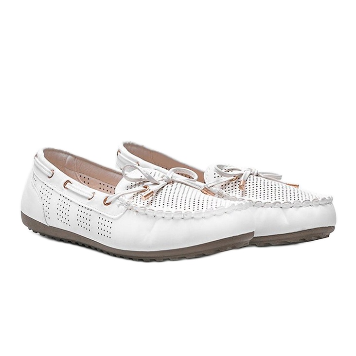 Mocassins blancs en éco-cuir ajouré Esther 1