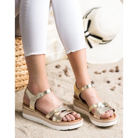 Seastar Sandales sur la plate-forme d'or 1