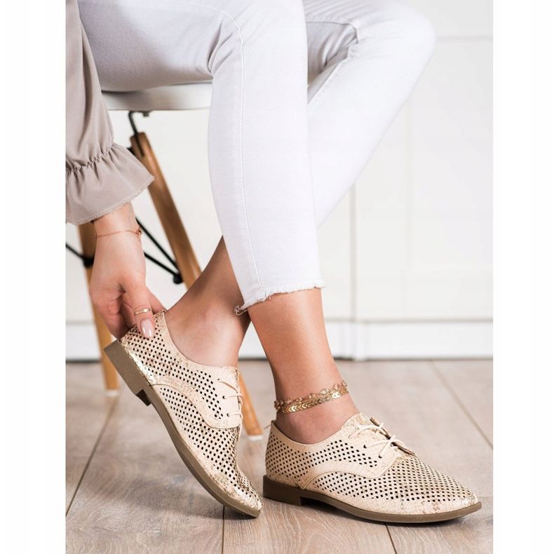 SHELOVET Chaussures ajourées pour le printemps beige 1 SHELOVET Chaussures ajourées pour le printemps beige 1