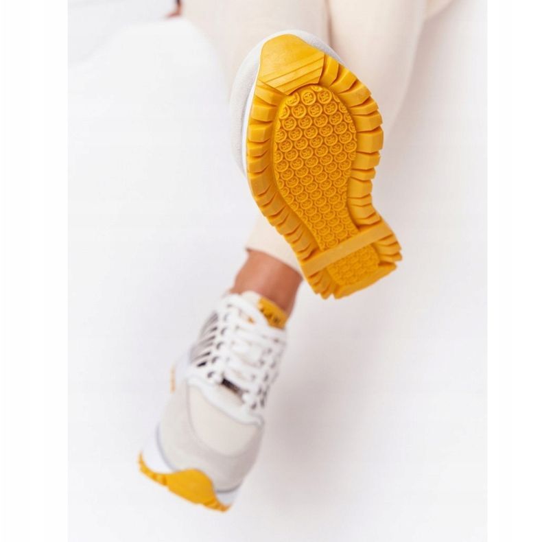 Chaussures de sport en cuir sur la plate-forme GOE HH2N4001 blanc-jaune 2