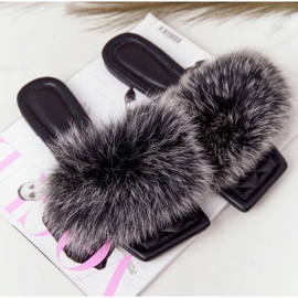Chaussons En Cuir Avec Fourrure Noir Et Blanc Love You So 2