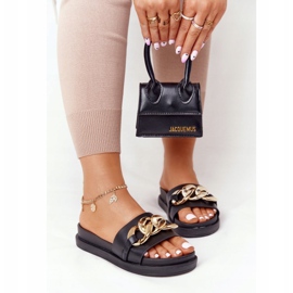 Pantoufles plates-formes de vacances noires avec chaîne doré 1