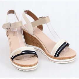 Sandales beiges sur talon compensé A89832 Beige 1