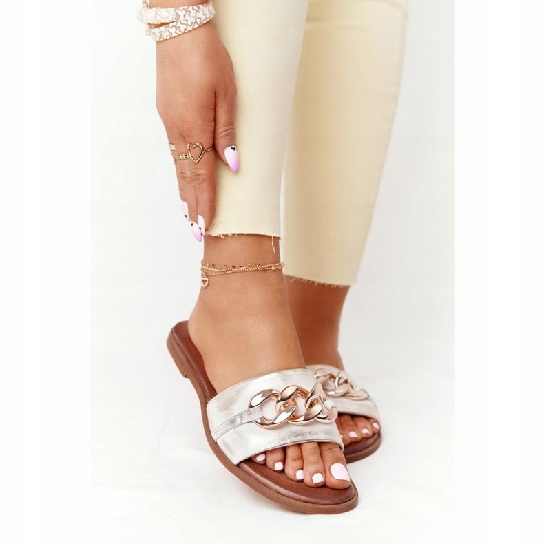 Chaussons En Cuir Avec Chaîne Nicole 2652 Blanc Métallique 2