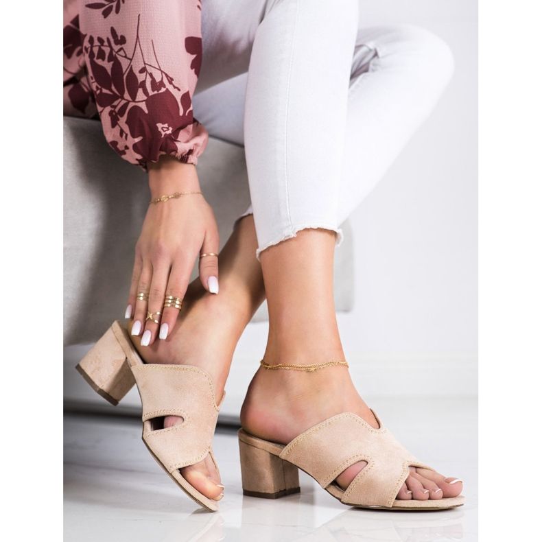 S. BARSKI Pantoufles en daim élégantes beige doré 2