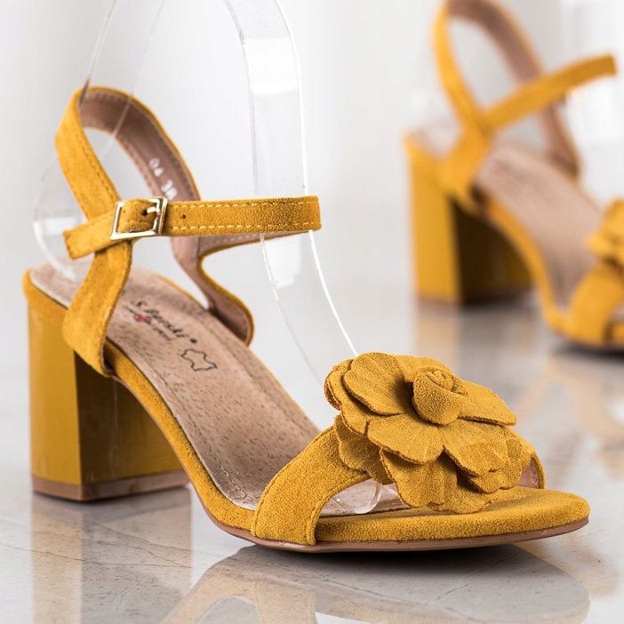 S. BARSKI Sandales Avec Fleur S.BARSKI. jaune 1