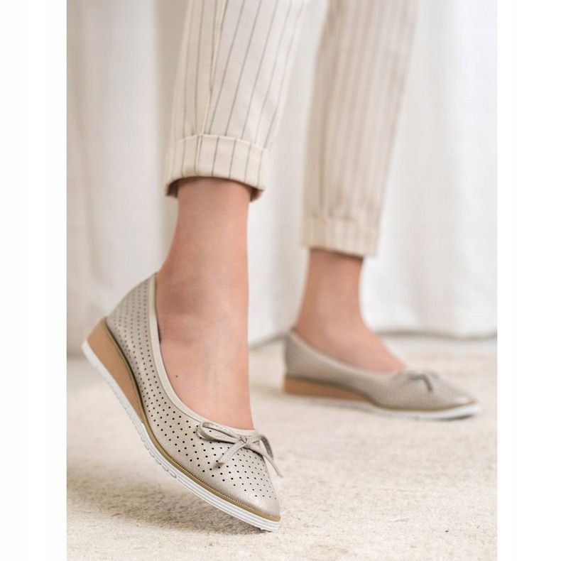 Goodin Escarpins à coins ajourés d'or 1