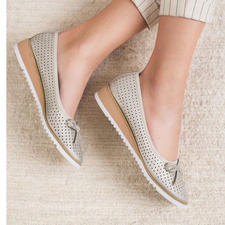 Goodin Escarpins à coins ajourés d'or 2