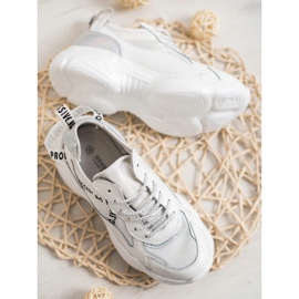 Goodin Baskets en cuir blanches 3