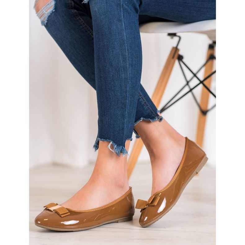 Fama Ballerines laquées à nœud brun 2