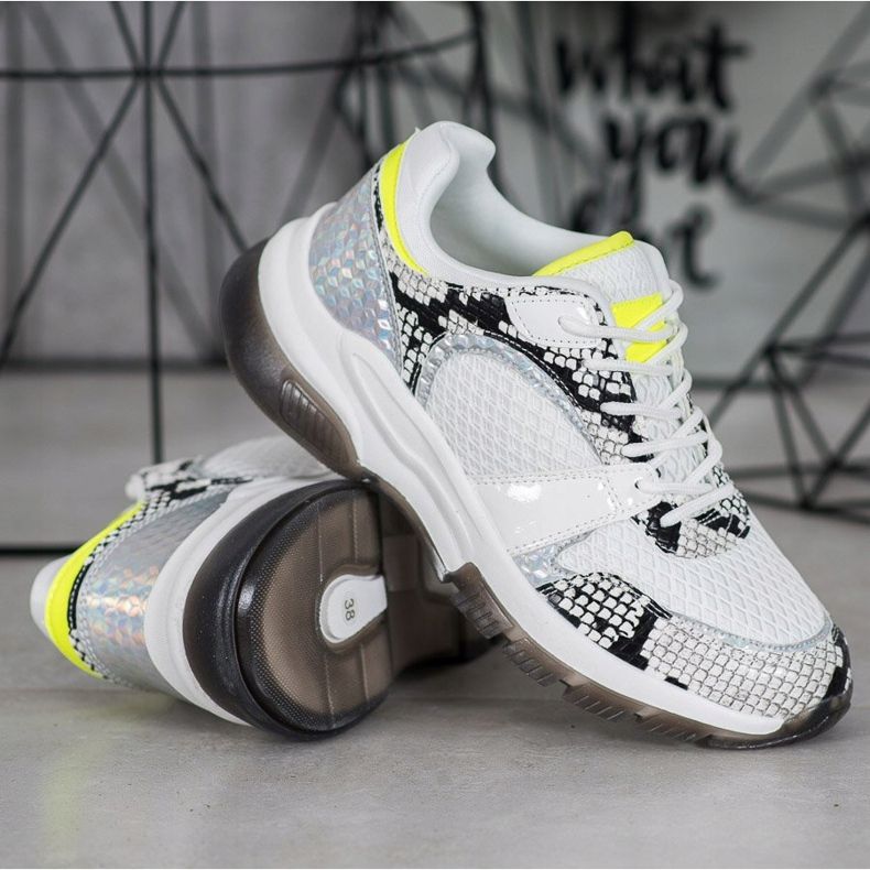 Kylie Baskets confortables à imprimé serpent blanc multicolore 1