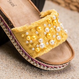 Small Swan Pantoufles Sur La Plateforme Avec Des Perles jaune 1