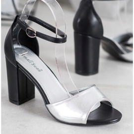 Small Swan Sandales classiques sur un bar noir gris 2