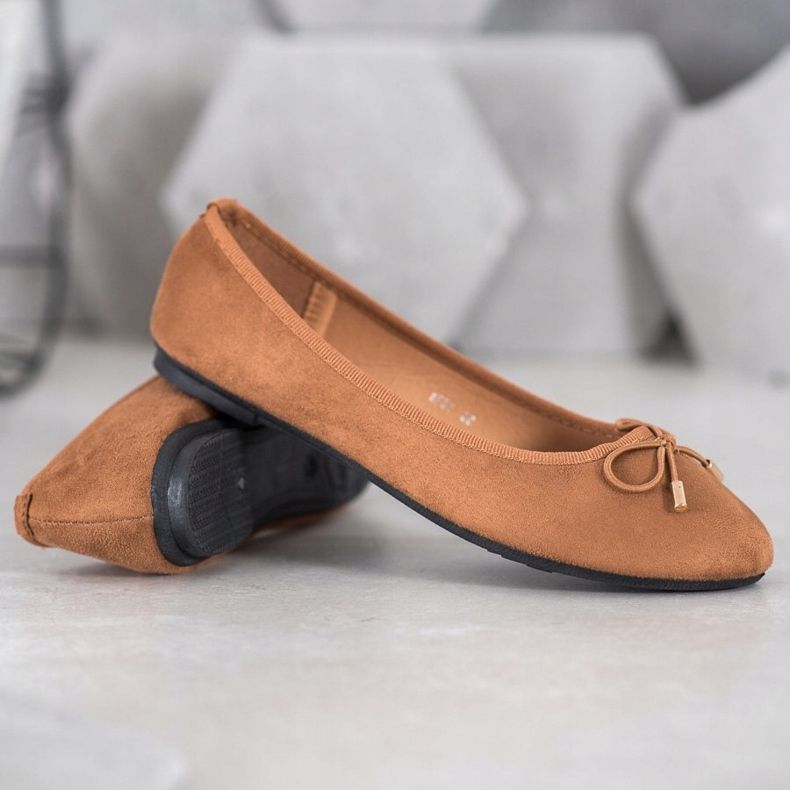 Clowse Ballerines en daim brun 1