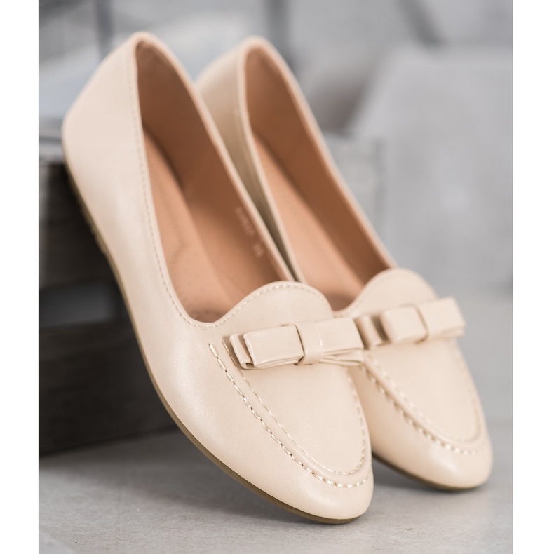 SHELOVET Seigneurs beiges avec cuir écologique 1 SHELOVET Seigneurs beiges avec cuir écologique 1