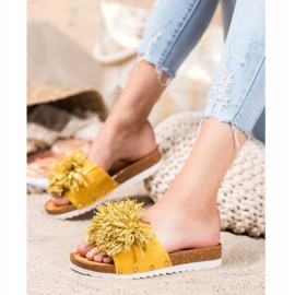 SHELOVET Chaussons jaunes élégants 2 SHELOVET Chaussons jaunes élégants 2