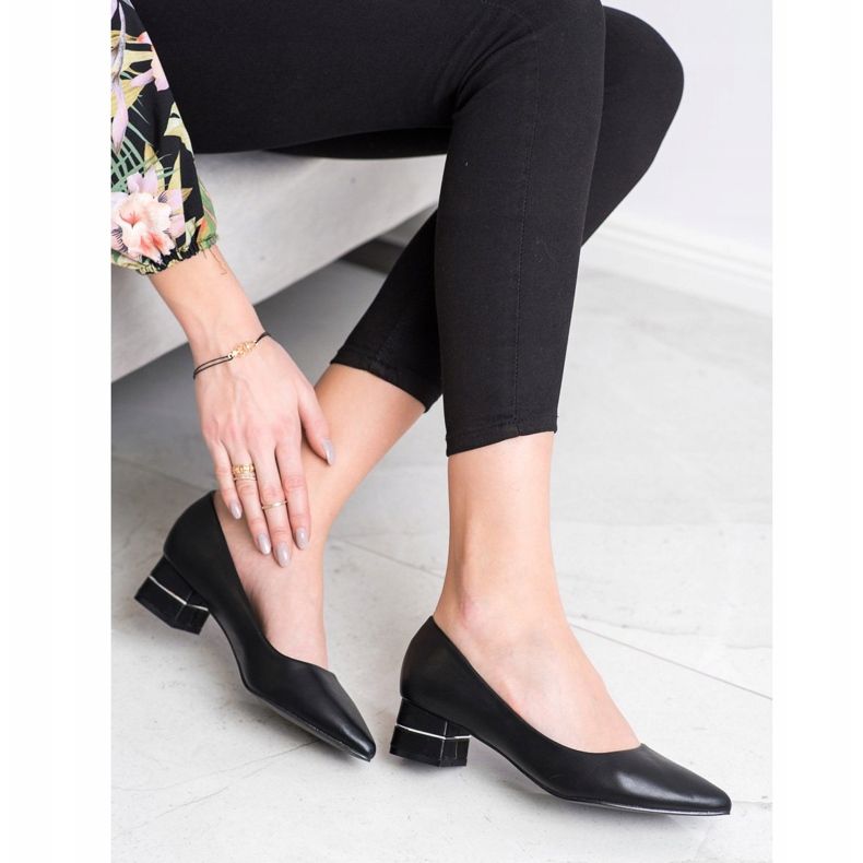 Goodin Escarpins avec ceinture décorative noir 1