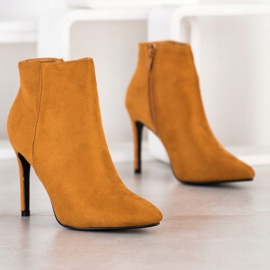 Small Swan Bottes élégantes sur un talon haut jaune 2