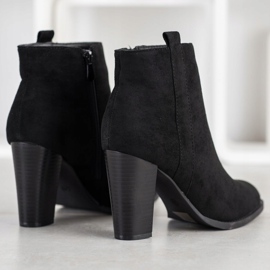 Seastar Bottines en daim sur un bar noir 1