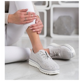 Goodin Chaussures en cuir ajouré beige 1