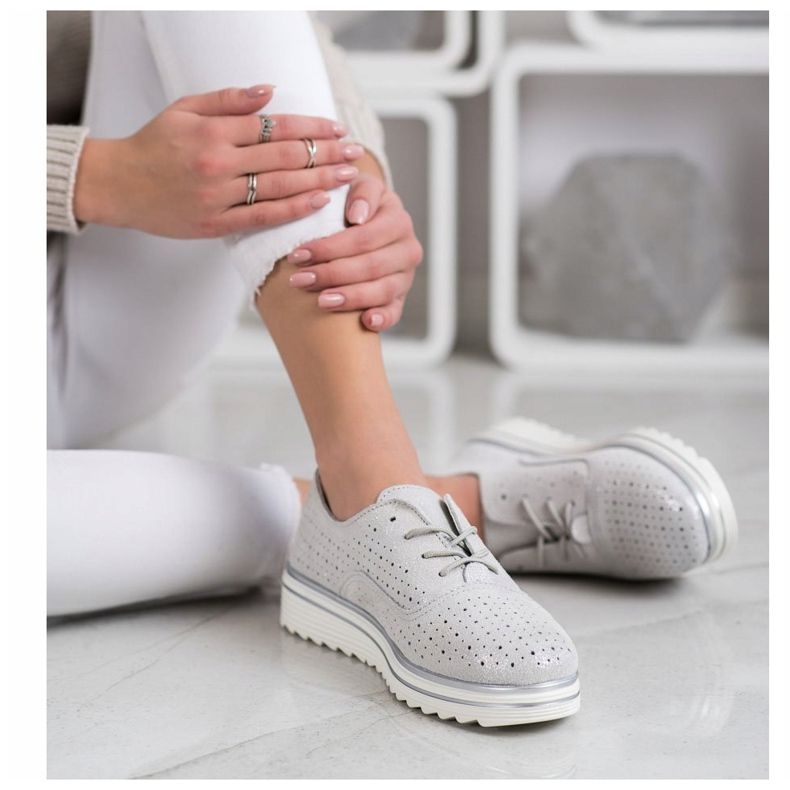 Goodin Chaussures en cuir ajouré beige 1