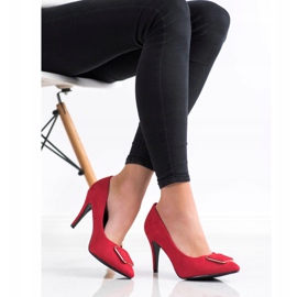 Goodin Escarpins avec ornement rouge 1